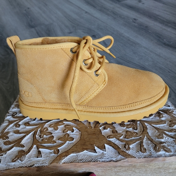 UGG Neumel Boot - Picture 5 of 8